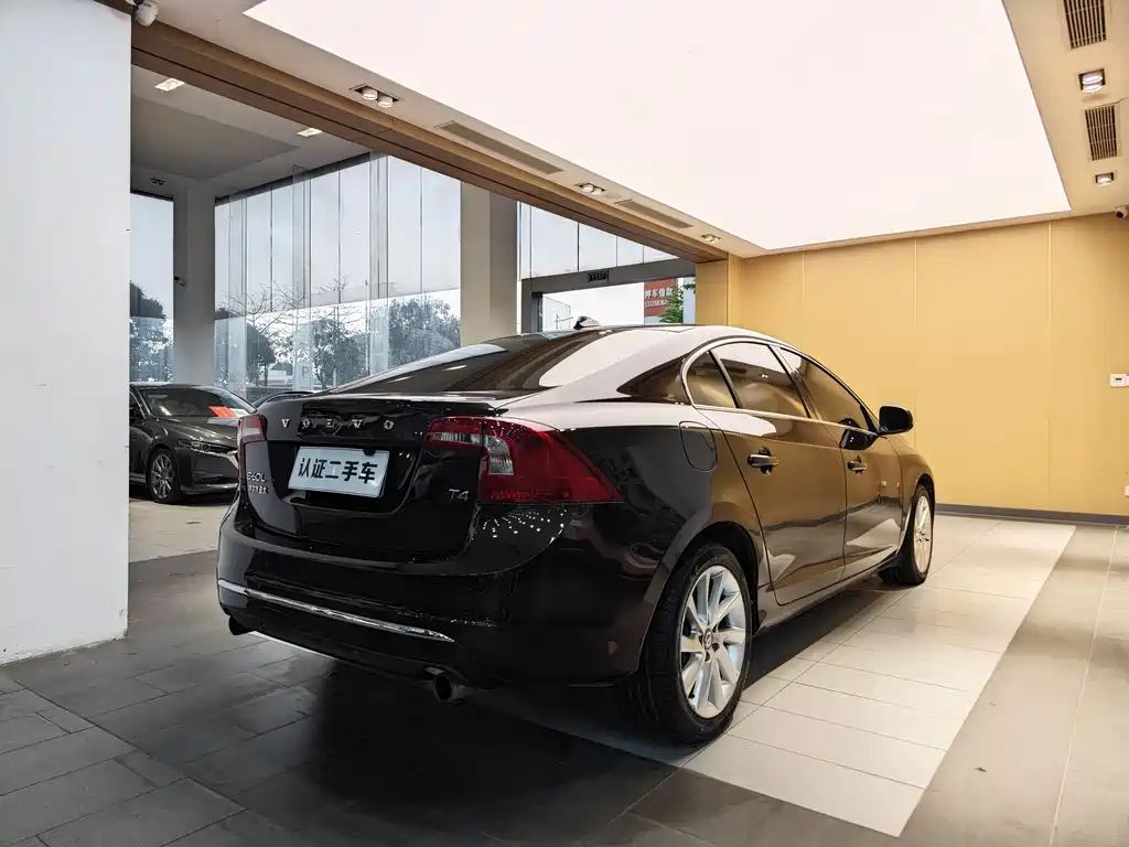 Volvo S60L 2018 T4 Zhiyuan Edition
