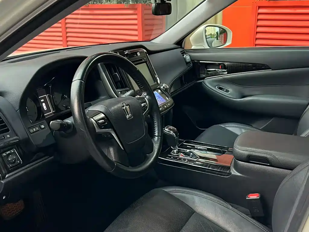 Toyota Crown 2015 2.0T Fashion Edition