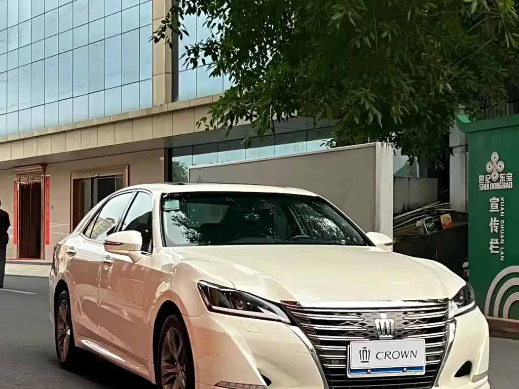 Toyota Crown 2015 2.0T Fashion Edition
