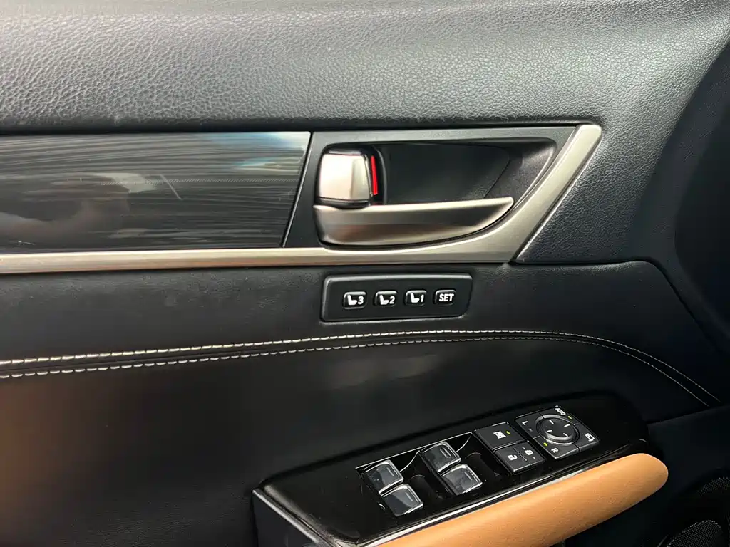Lexus GS 2016 200t Leading Edition