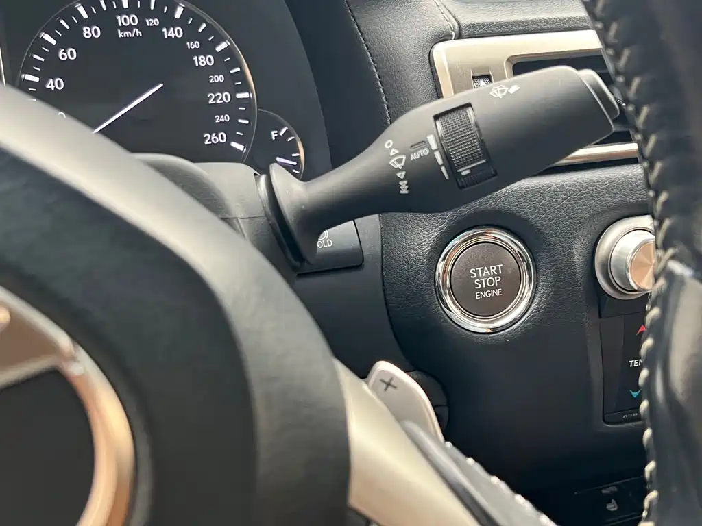 Lexus GS 2016 200t Leading Edition