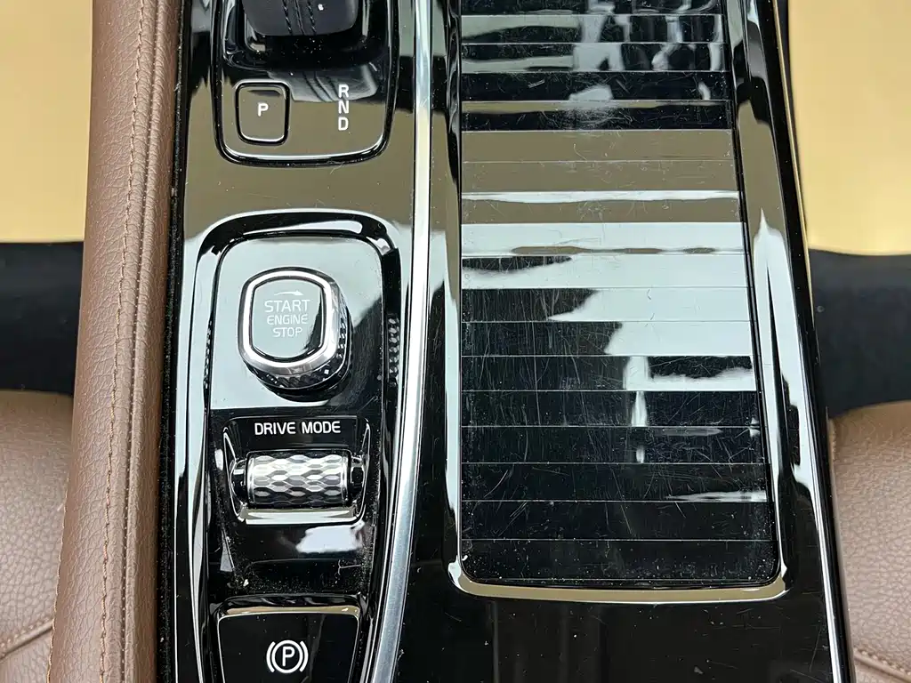 Volvo S90 Recharge 2020 T8 E-Drive Hybrid Inscription Luxury Edition