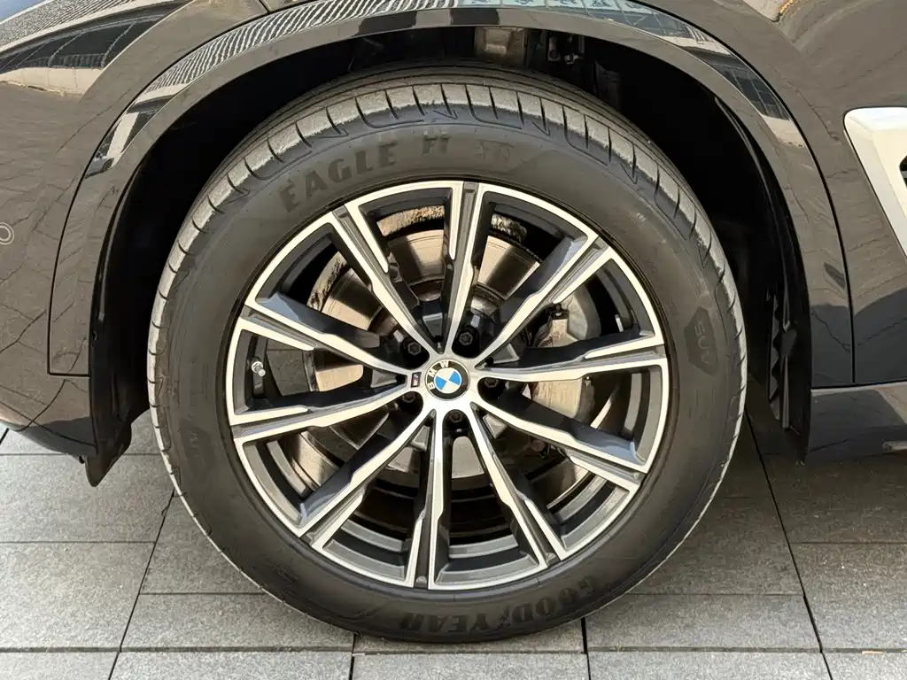 BMW X5 2023 xDrive 30Li M Sport Package