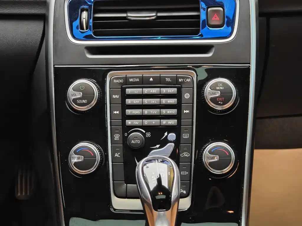 Volvo S60L 2018 T3 Zhi Jin Edition