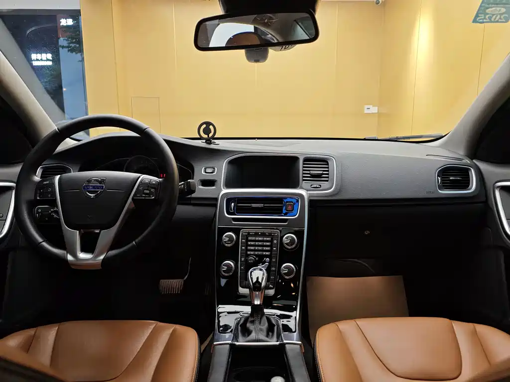 Volvo S60L 2018 T3 Zhi Jin Edition