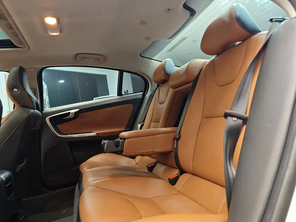 Volvo S60L 2018 T3 Zhi Jin Edition