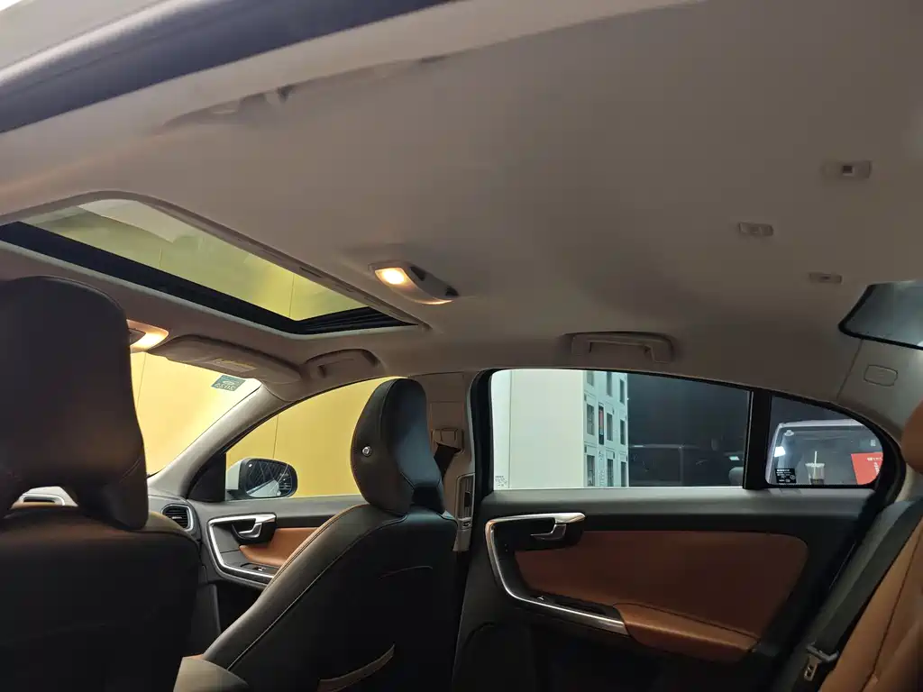 Volvo S60L 2018 T3 Zhi Jin Edition