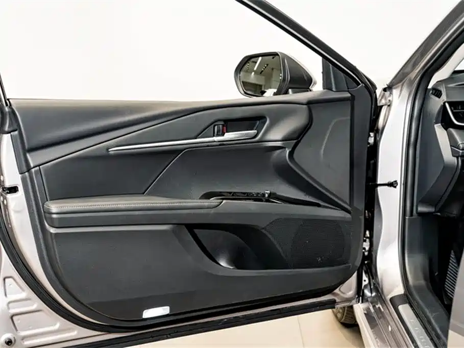 Camry 2026 Dual Engine 2.0HSE Sport Lite