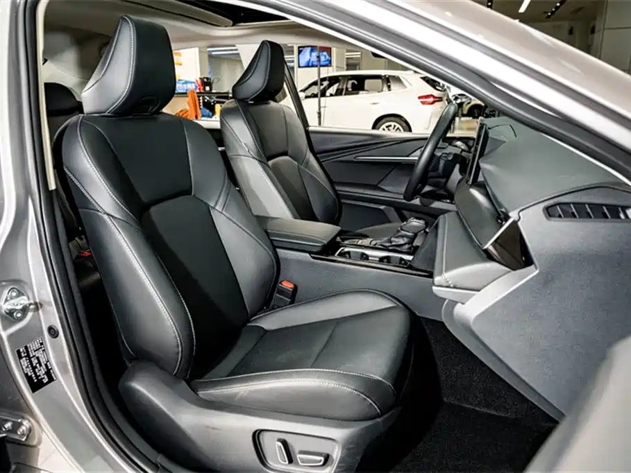 Camry 2026 Dual Engine 2.0HSE Sport Lite