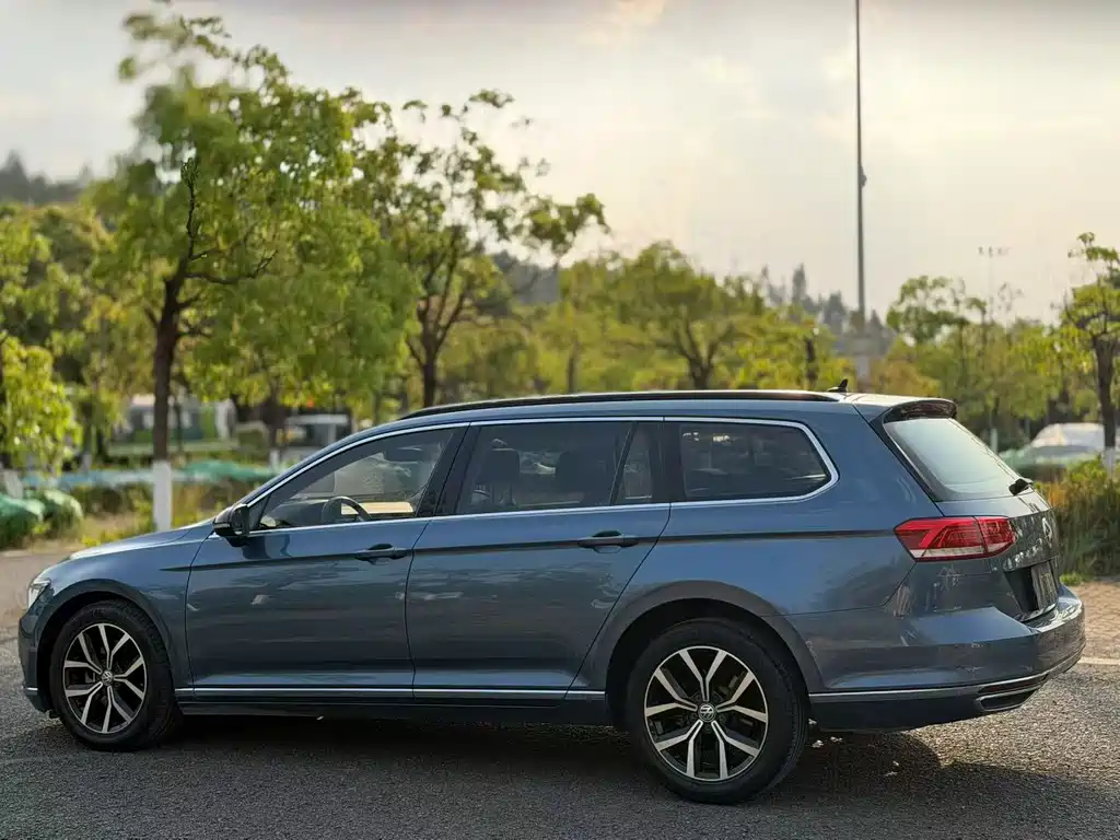 Volkswagen Passat Alltrack 2018 380TSI FWD Comfort