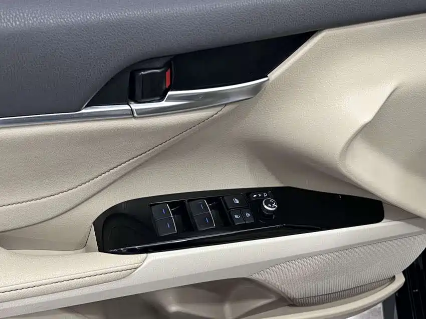 Camry 2021 2.0G Luxury Edition