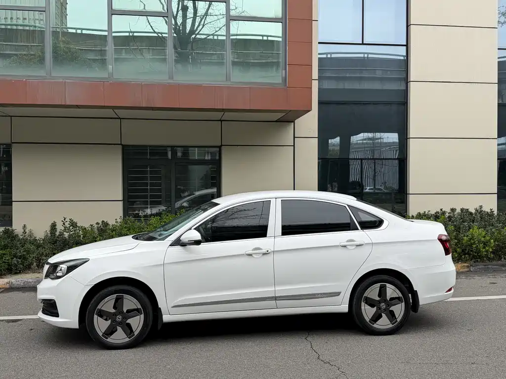 Dongfeng Fengshen E70 2021 Facelift 500 Chaoxiang Edition