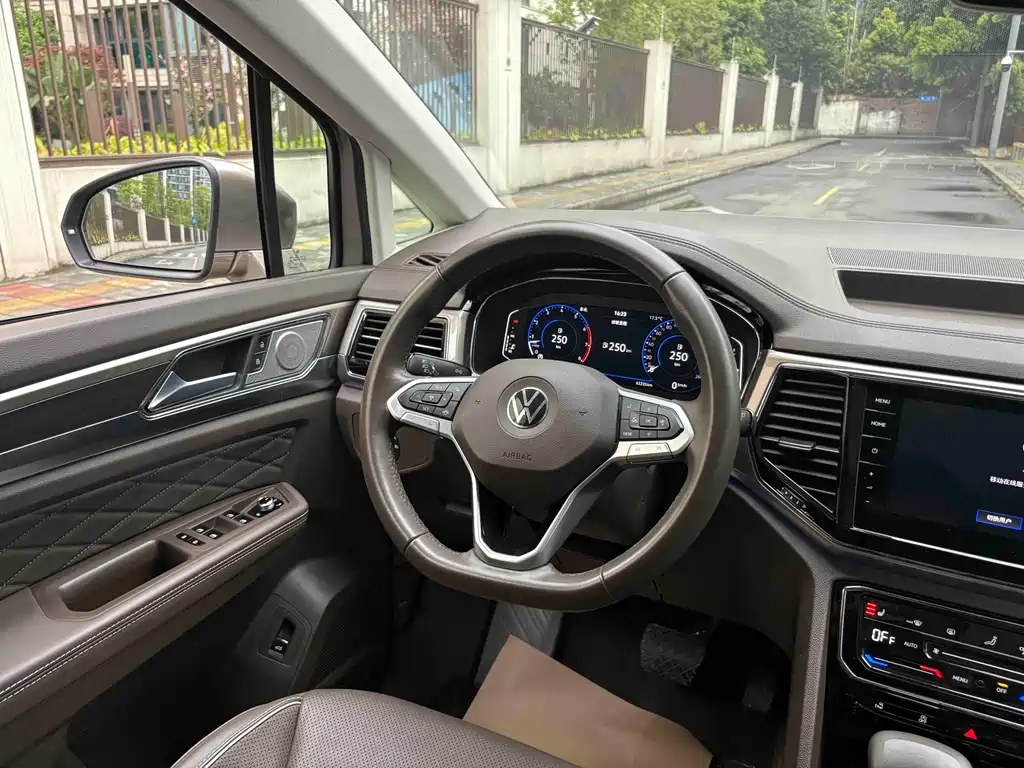 Viloran 2020 380TSI Prestige Edition