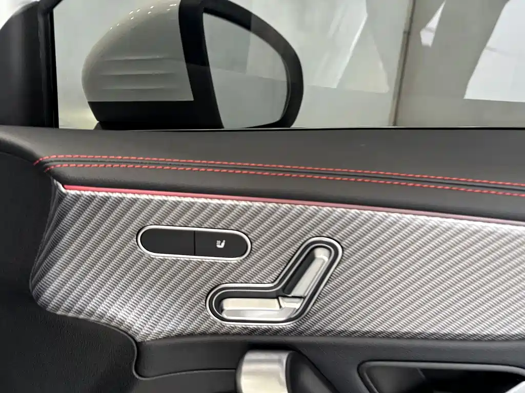 Mercedes-Benz A-Class 2025 A 200 L Fashion Edition
