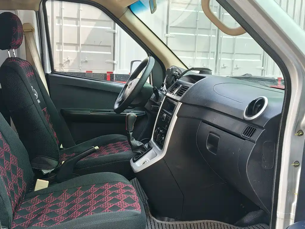 Changan Ruixing M70 2019 1.5L Comfort Edition 6-Seater China VI Flat Roof Hatchback DAM15KL