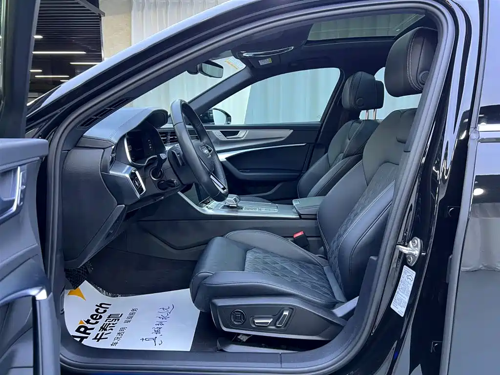Audi A6L 2025 45 TFSI Zhenxuan Dynamic Trim