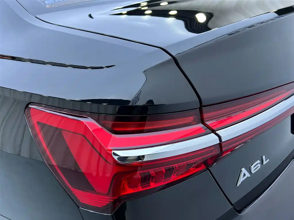 Audi A6L 2025 45 TFSI Zhenxuan Dynamic Trim