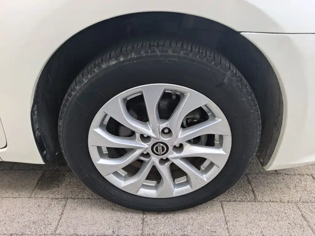 Nissan Sylphy 2016 1.6XL CVT Premium Edition