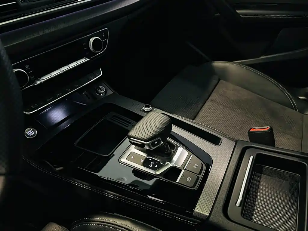 Audi Q5L Sportback 2025 quattro 45th Anniversary Edition 40 TFSI Luxury