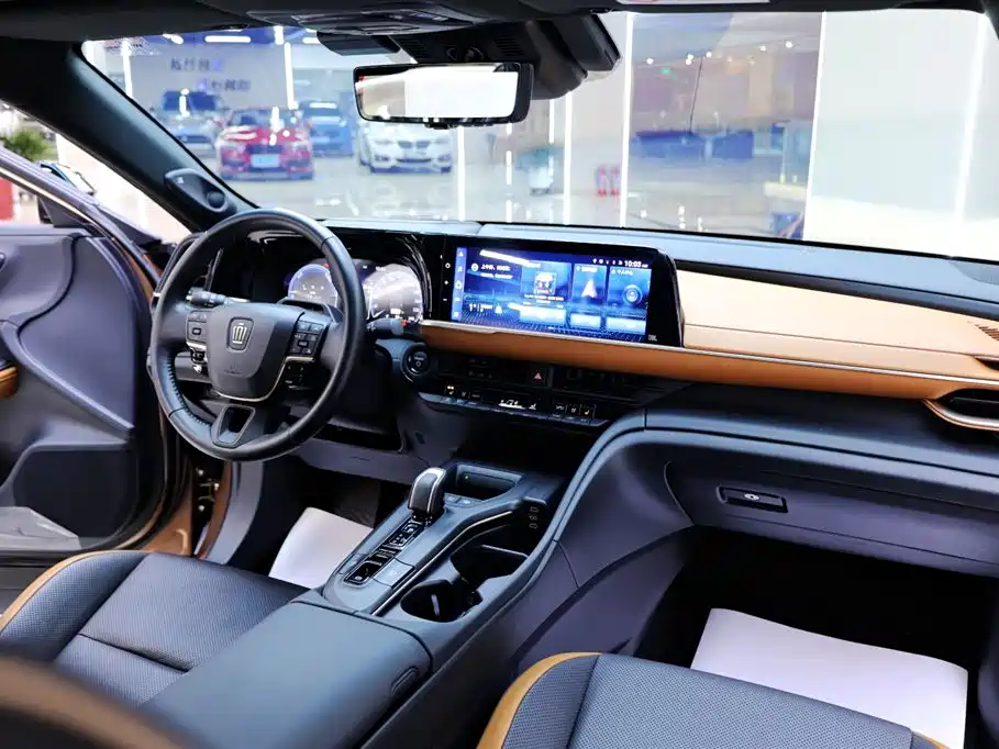 Toyota Crown SportCross 2023 2.4T HEV AWD Premium Edition