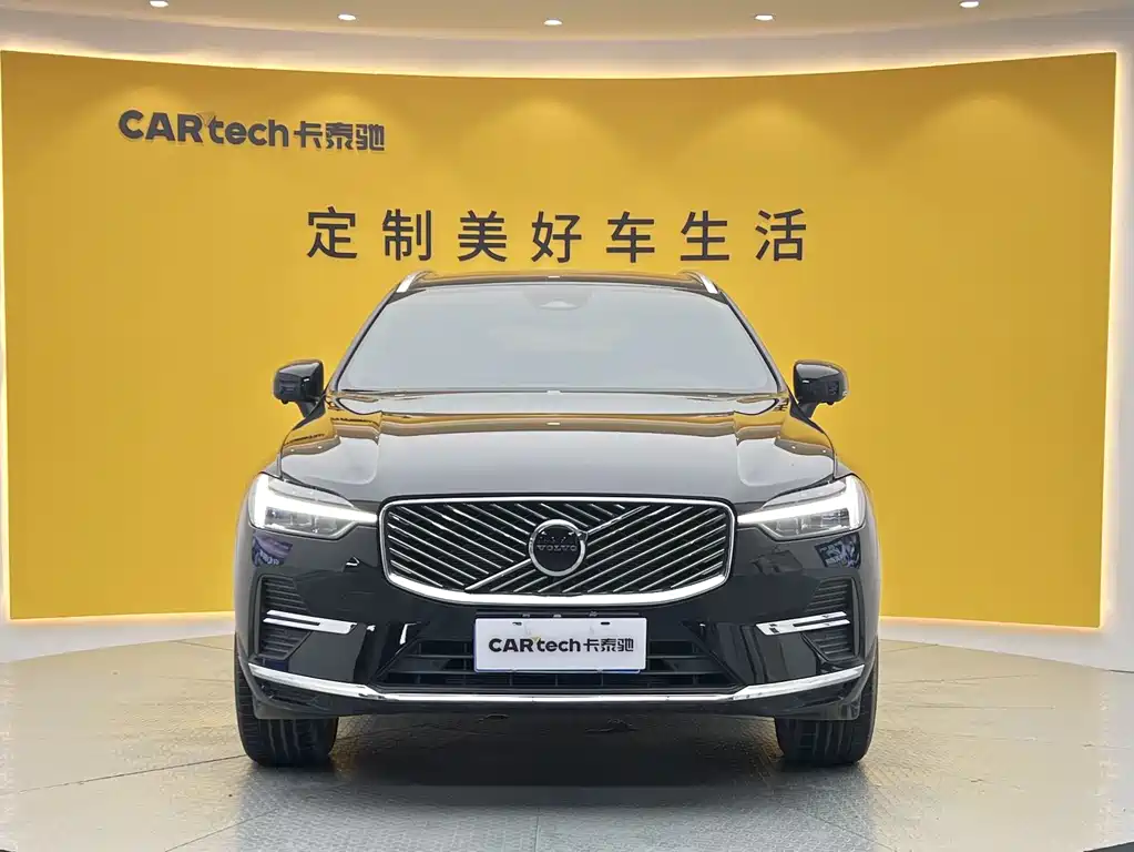 Volvo XC60 2026 B5 AWD Momentum Luxury Edition