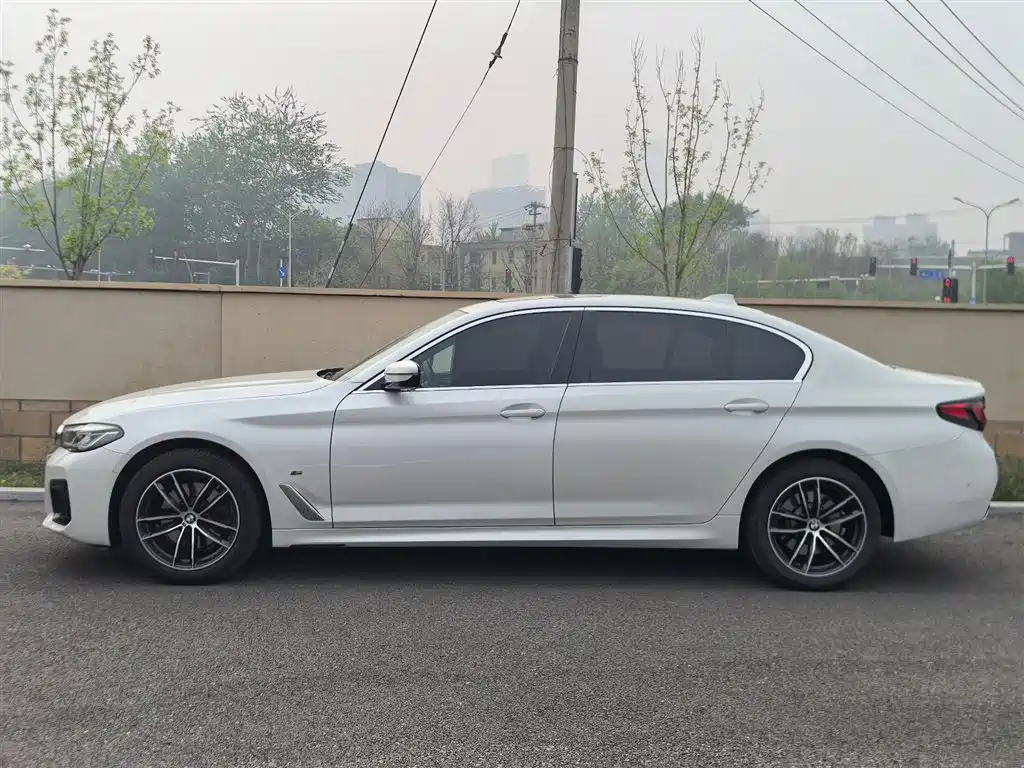BMW 5 Series 2022 525Li M Sport Package