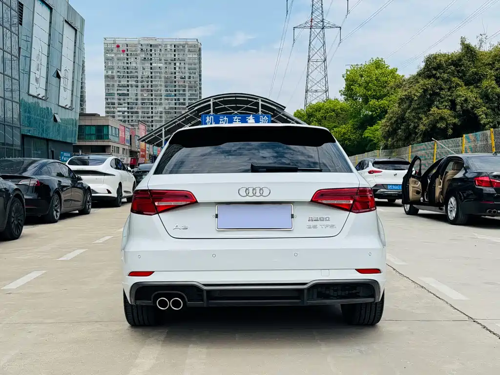 Audi A3 2018 30th Anniversary Edition Sportback 35 TFSI Fashion