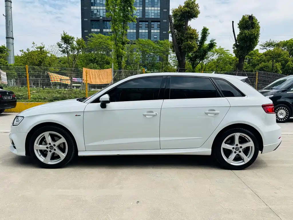 Audi A3 2018 30th Anniversary Edition Sportback 35 TFSI Fashion