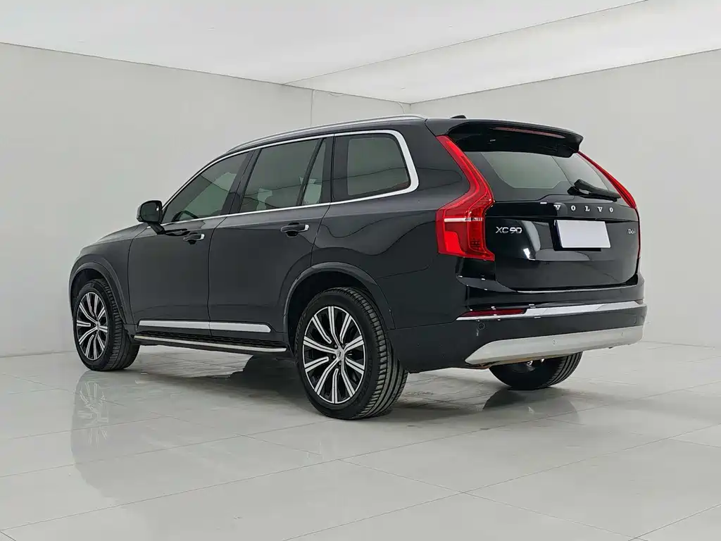 Volvo XC90 2022 B5 Momentum 7-Seater