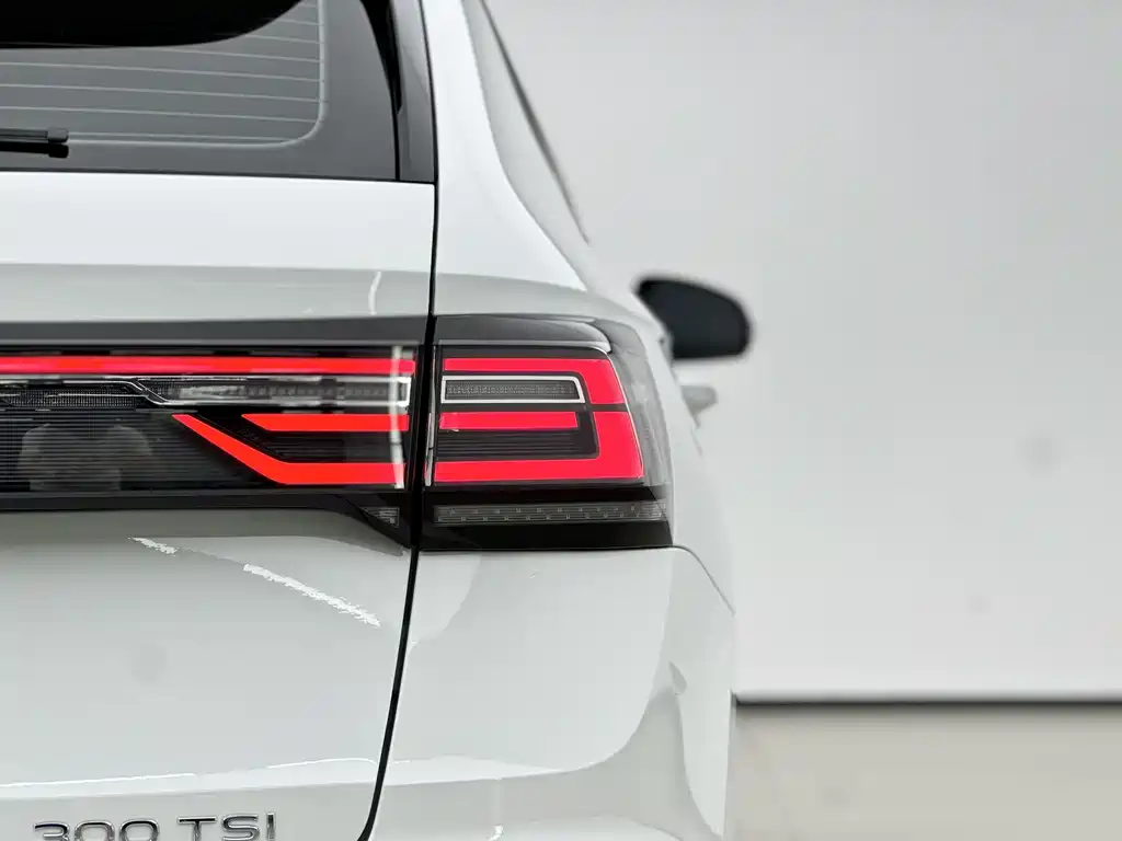 Volkswagen Tharu 2023 300TSI 2WD Moonlight Edition