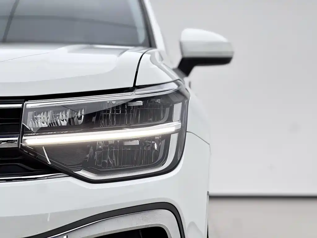 Volkswagen Tharu 2023 300TSI 2WD Moonlight Edition
