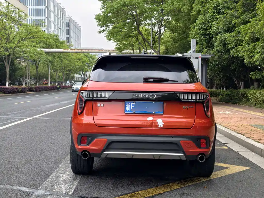 Lynk & Co 01 2017 2.0T AWD Pro