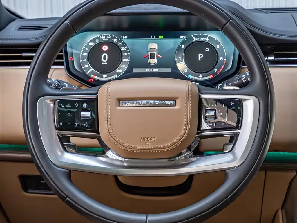 Range Rover 2025 3.0 L6 400PS Vogue LWB