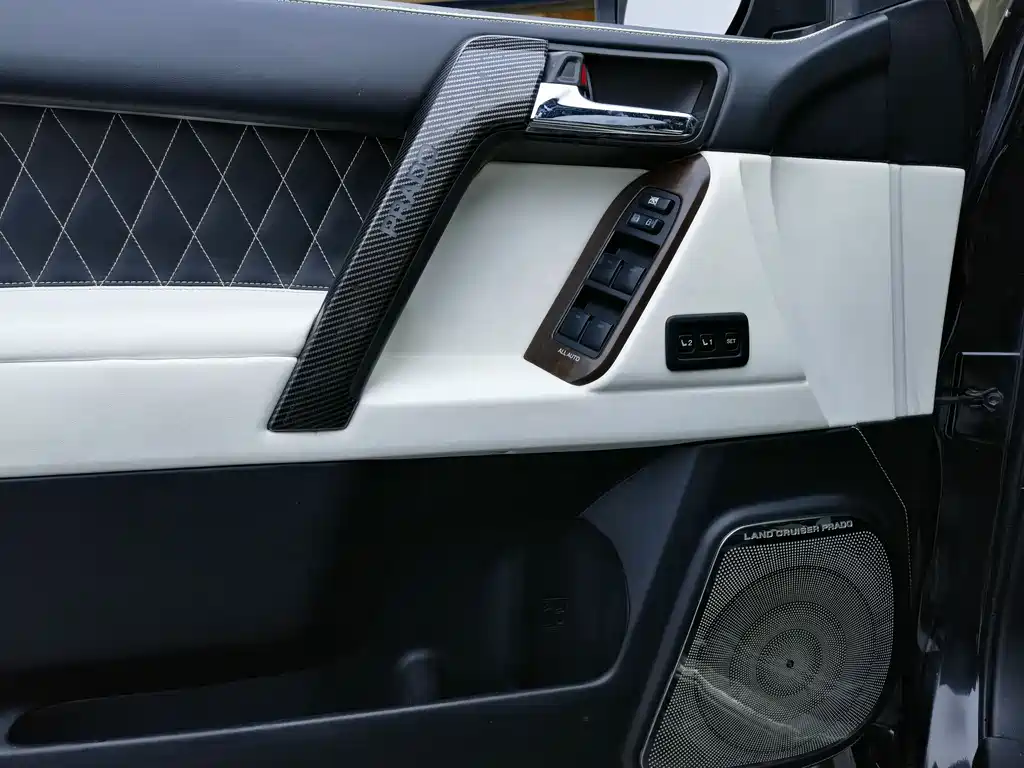 Prado 2010 4.0L Automatic VX