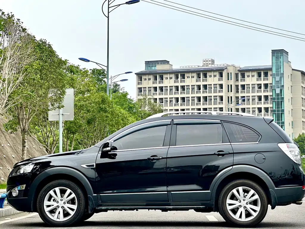 Chevrolet Captiva 2014 2.4L AWD Flagship Edition 7-Seater