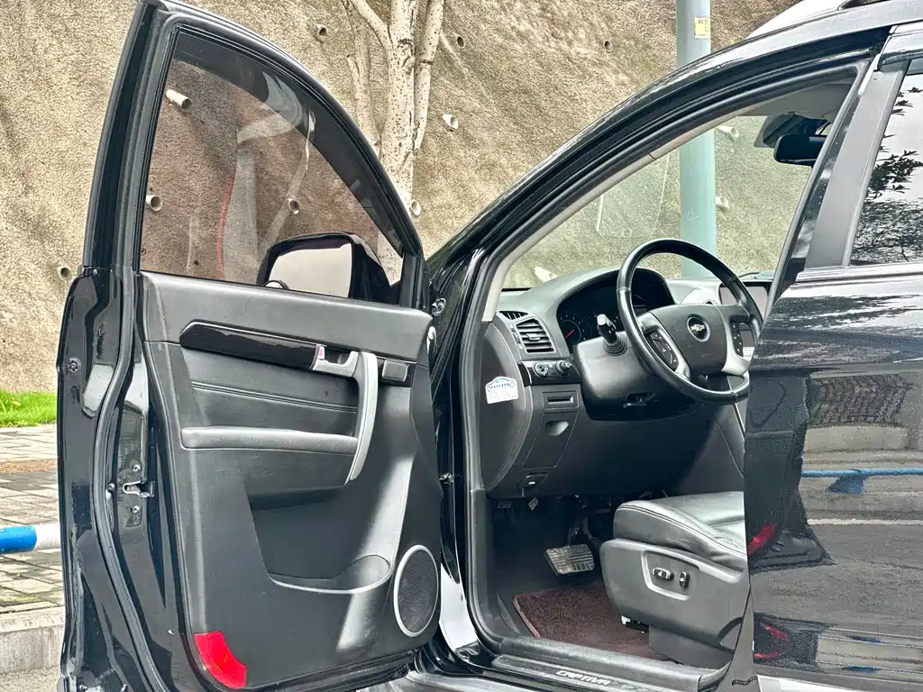 Chevrolet Captiva 2014 2.4L AWD Flagship Edition 7-Seater