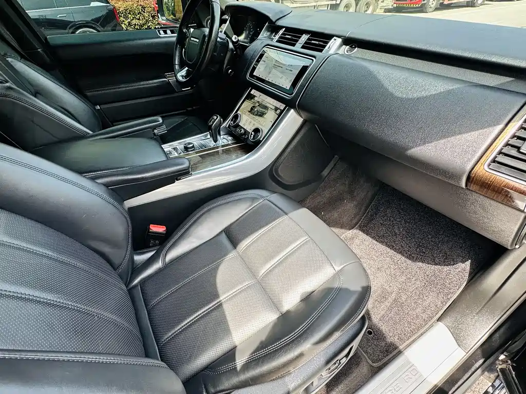 Range Rover Sport P400e 2018