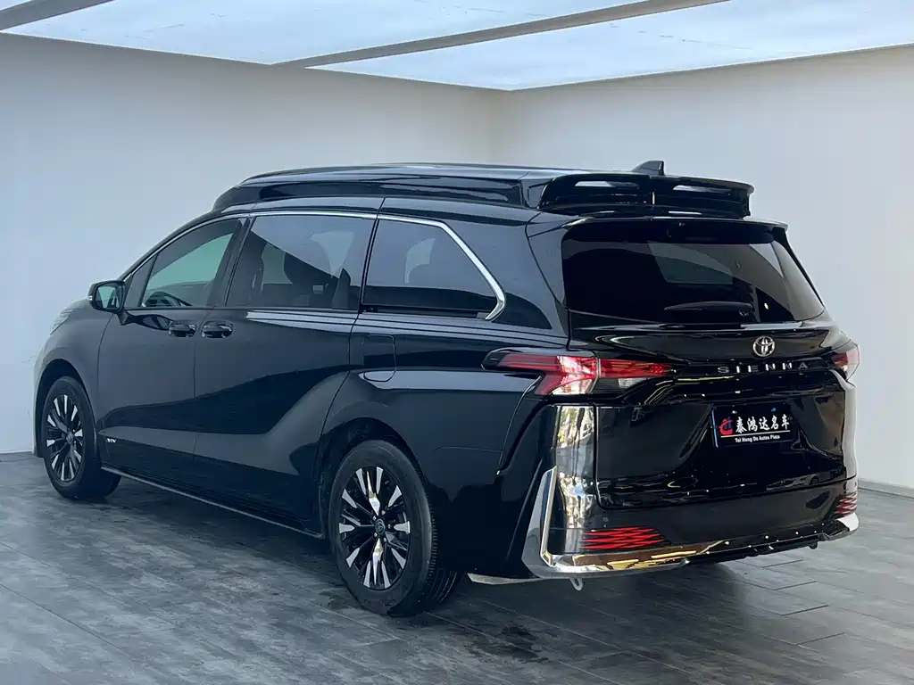 Toyota Sienna 2024 2.5L Hybrid Premium Edition