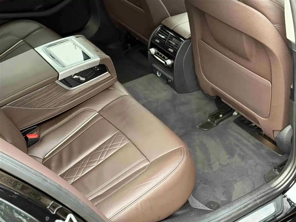 BMW 5 Series 2018 530Li Executive Luxury Edition