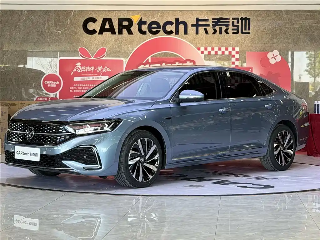 Volkswagen Passat 2022 330TSI Starlight Premium Edition