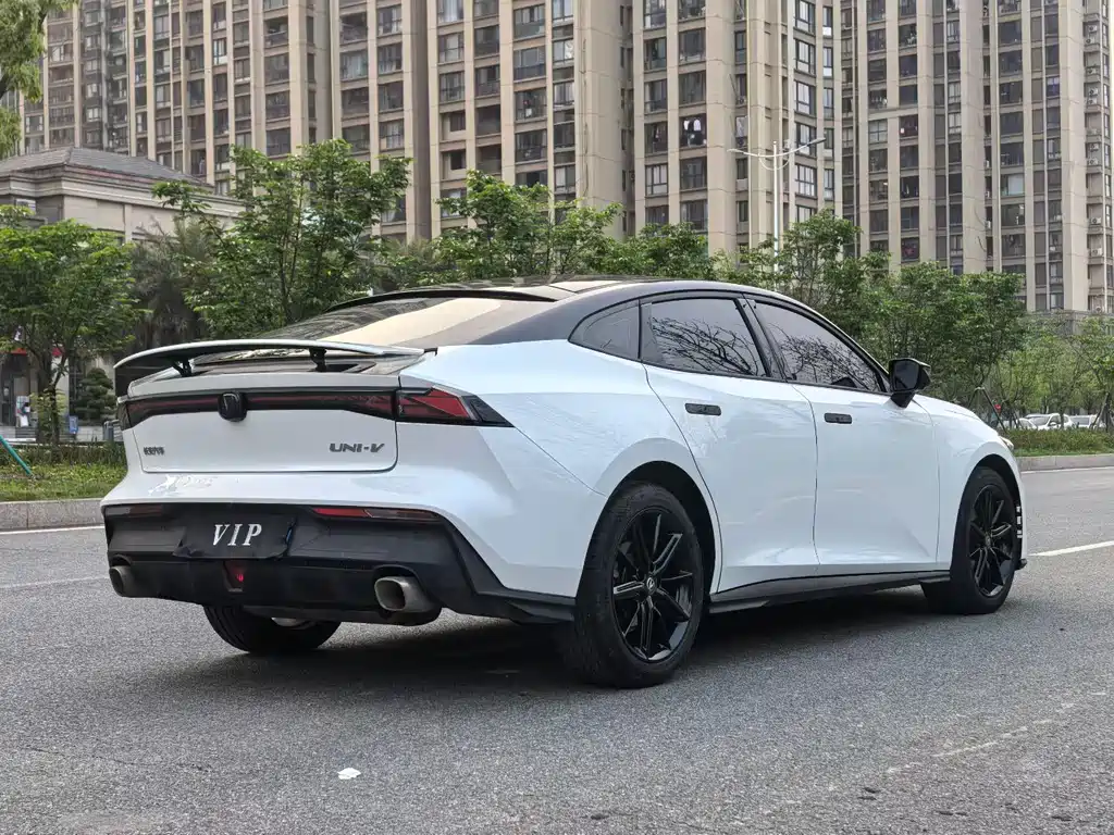 Changan UNI-V 2023 1.5T Premium Edition