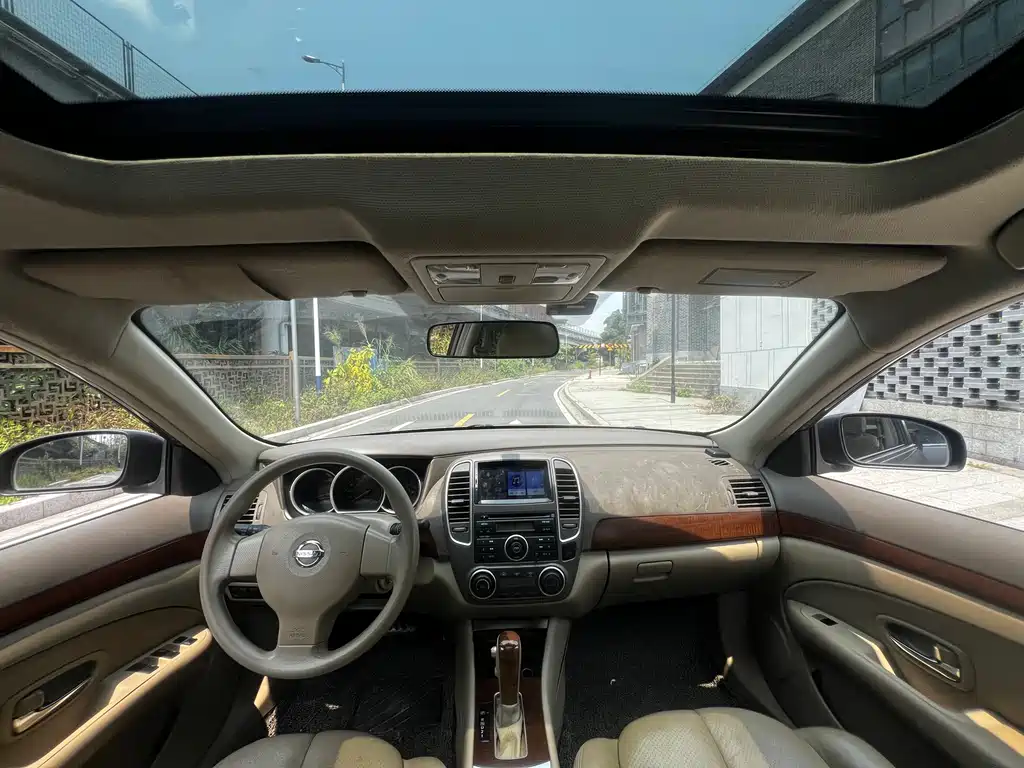Nissan Sylphy 2009 1.6XL Automatic Luxury Sunroof Edition