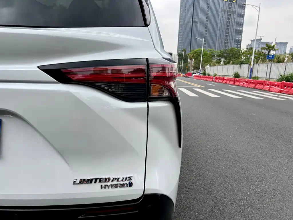 Sienna 2021 2.5L Hybrid Supreme Edition