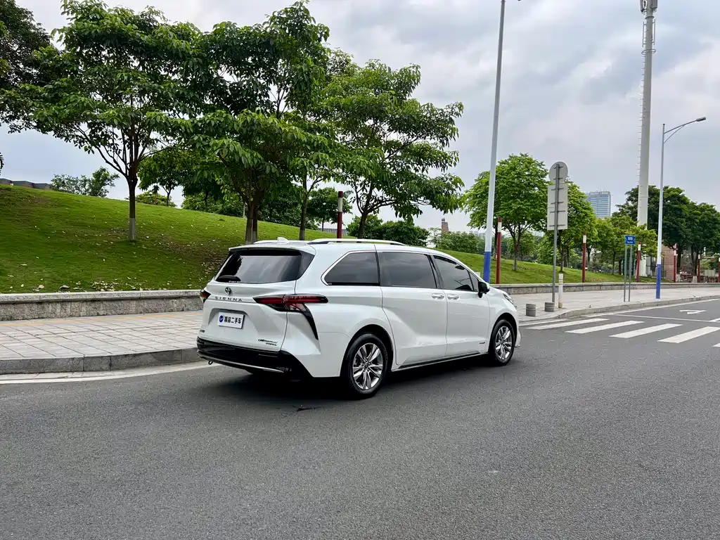 Sienna 2021 2.5L Hybrid Supreme Edition