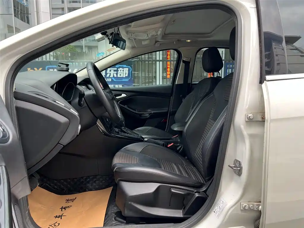 Ford Focus 2015 Hatchback EcoBoost 180 Automatic Elite