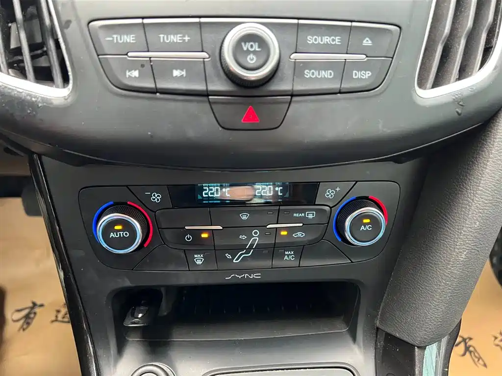 Ford Focus 2015 Hatchback EcoBoost 180 Automatic Elite
