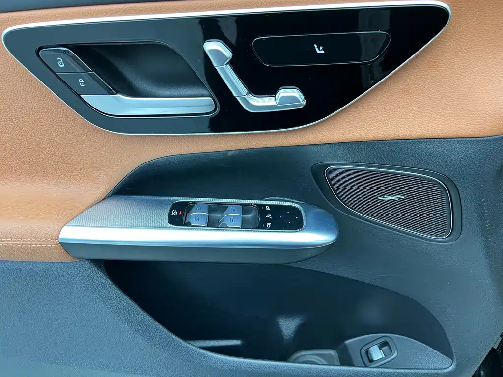 Mercedes-Benz GLC 260 L 4MATIC Dynamic 7-Seater 2023 Facelift