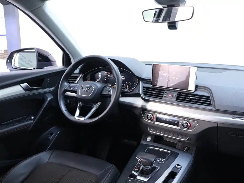 Audi Q5L 2018 40 TFSI Fashion Edition China VI