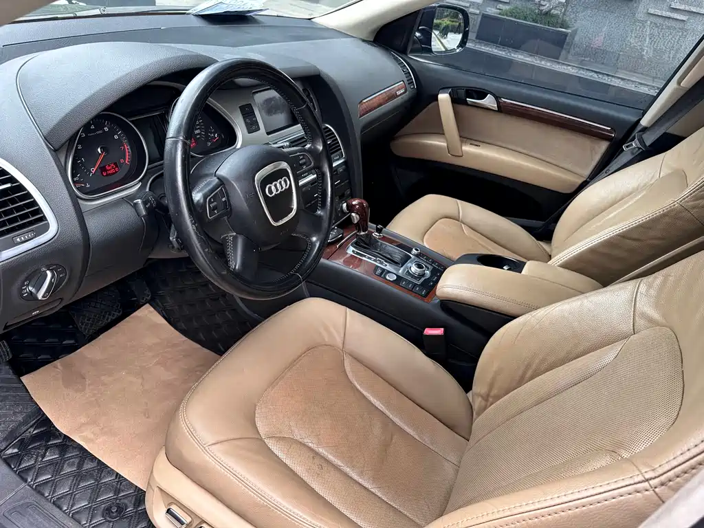Audi Q7 2011 3.0 TFSI Entry (200kW)