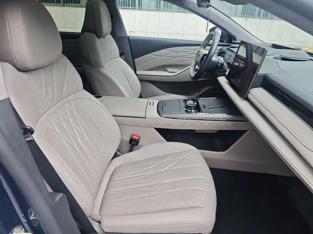 Geely Galaxy Xingyao 8 2025 130km EM-P Starship Edition